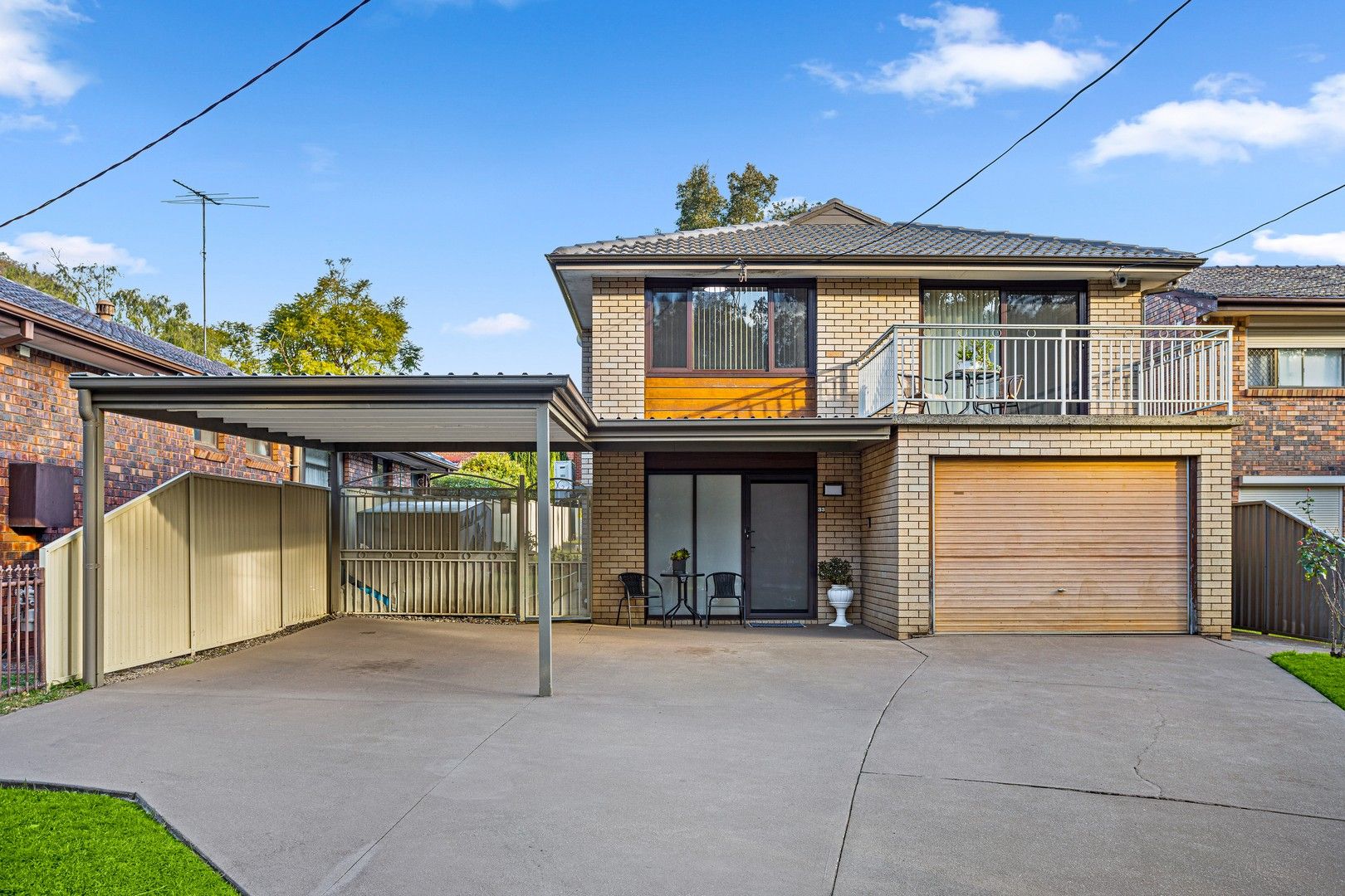 5 bedrooms House in 33 Windarra Street NARWEE NSW, 2209