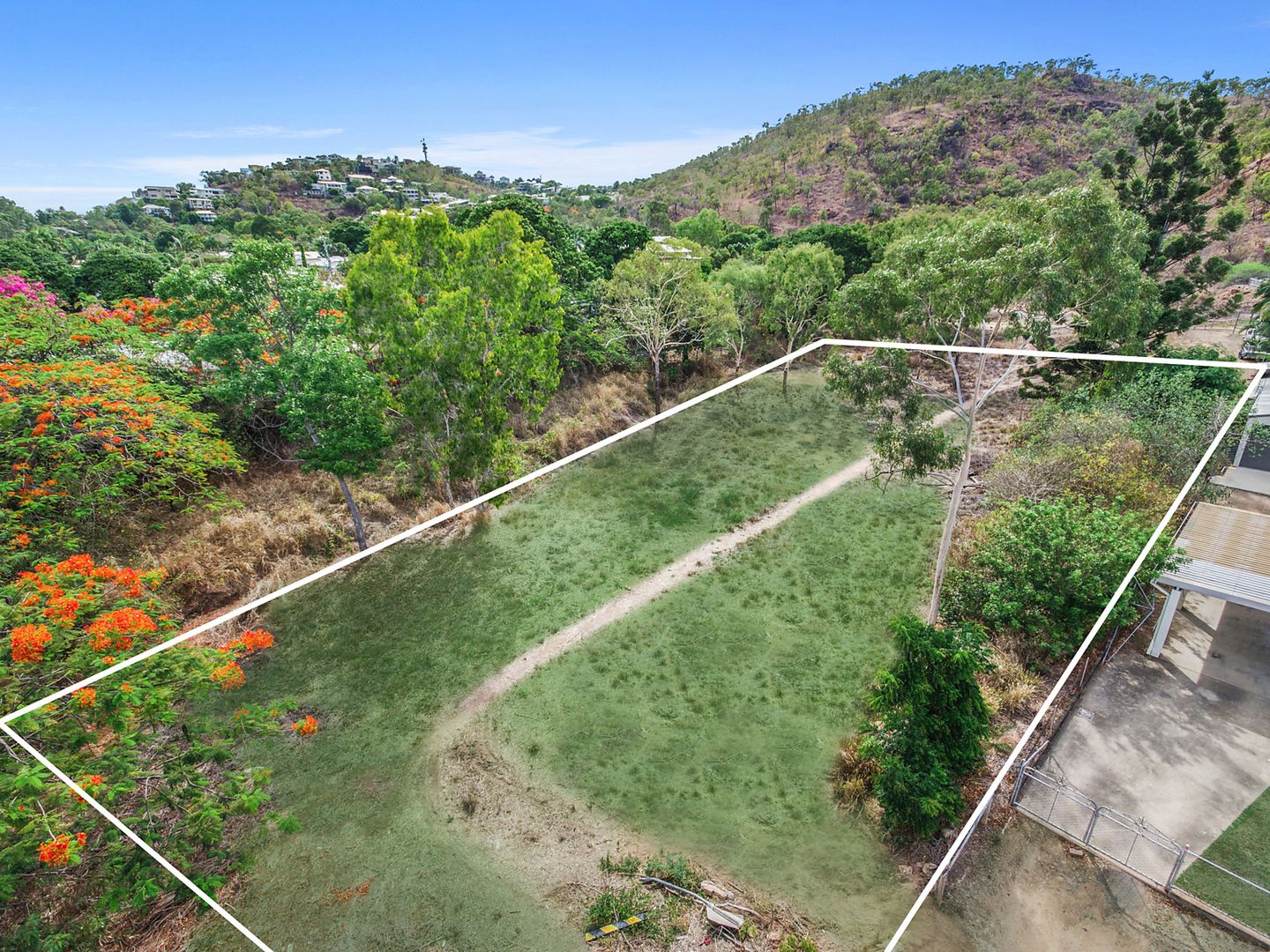 2426 Potts Street, Belgian Gardens QLD 4810 Domain