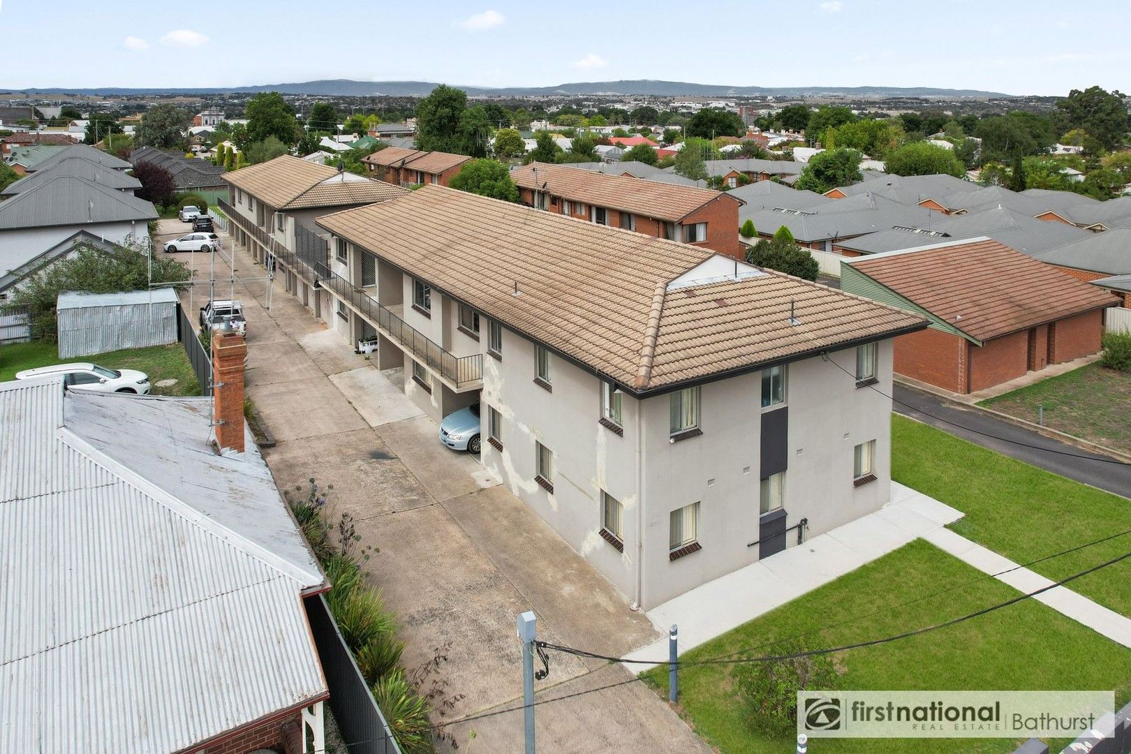 2 bedrooms Apartment / Unit / Flat in 6/111 Lambert Street BATHURST NSW, 2795