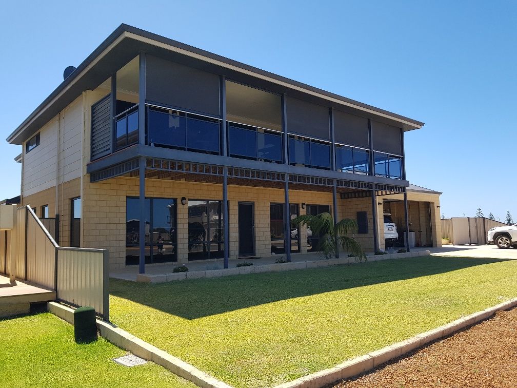 4 bedrooms House in 5 ACACIA Court JURIEN BAY WA, 6516