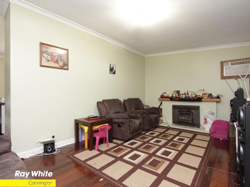 32 Saturn St, BECKENHAM WA 6107, Image 2