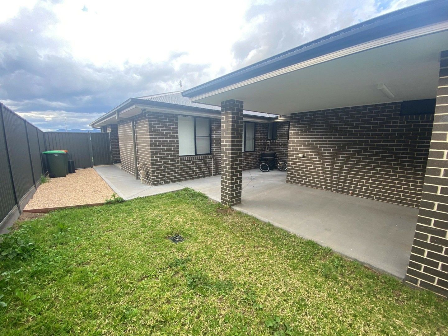 2 bedrooms House in 24a Grand Meadows Drive NORTH TAMWORTH NSW, 2340