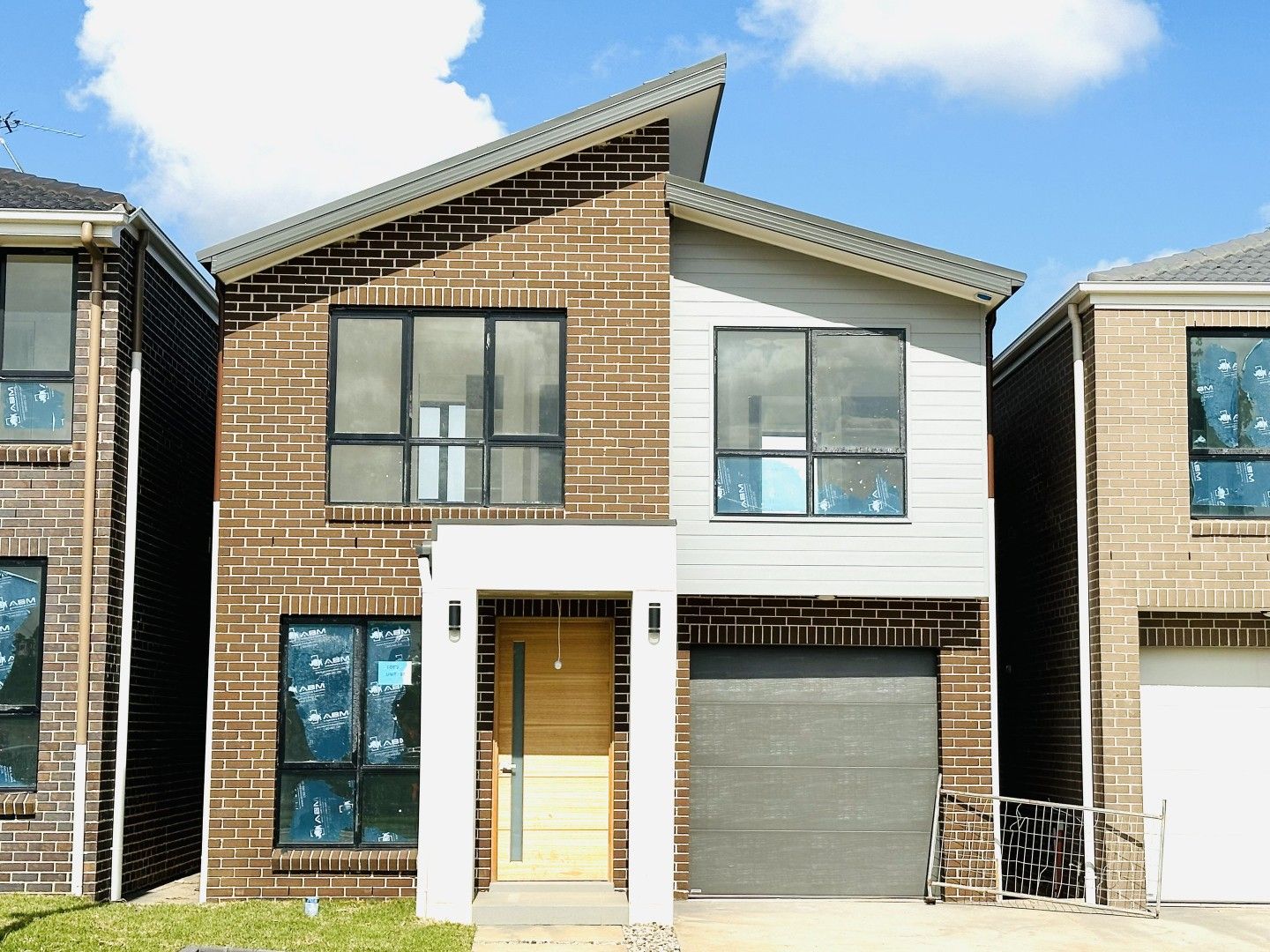 4 bedrooms Townhouse in  RIVERSTONE NSW, 2765