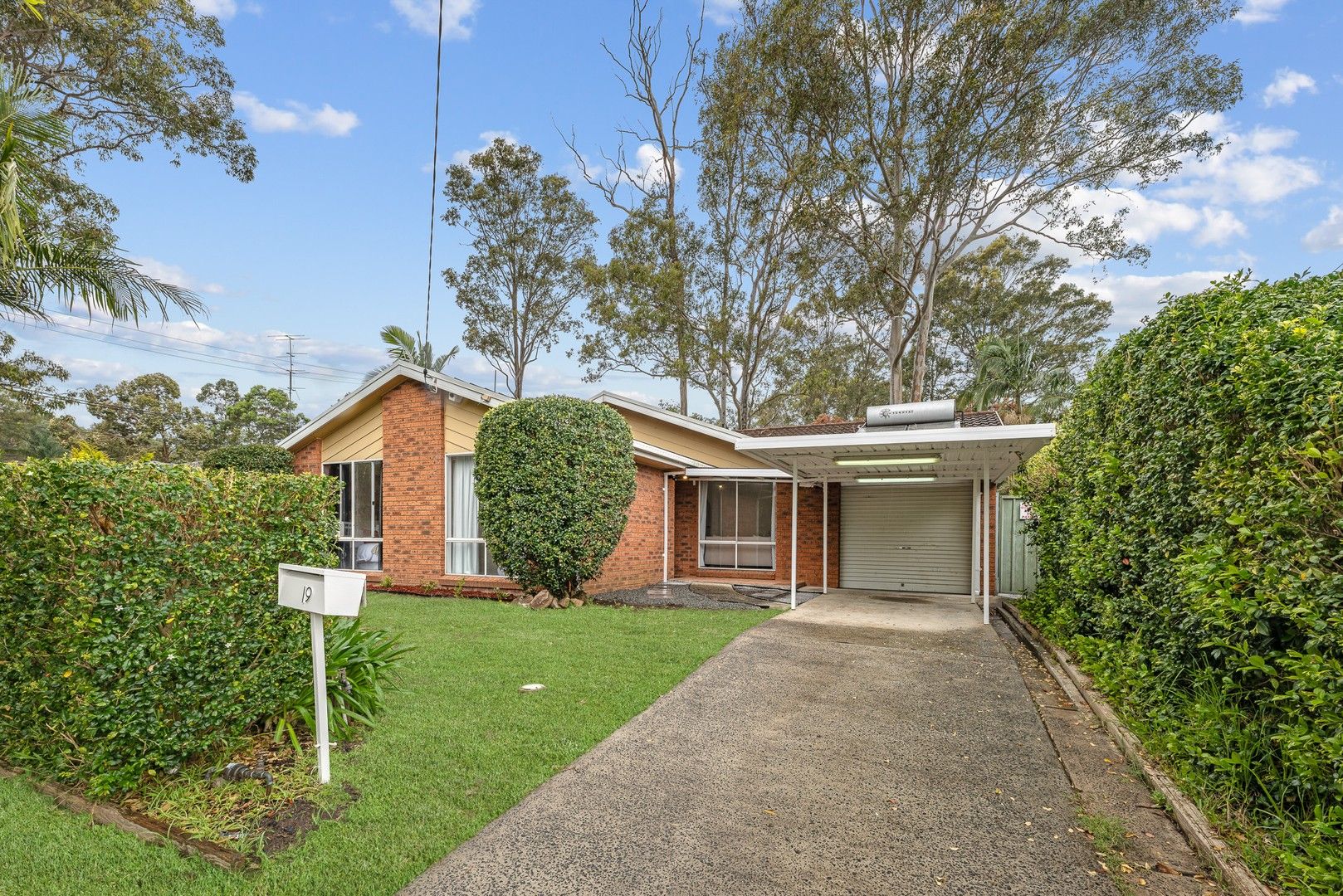 4 bedrooms House in 19 De L'isle Drive WATANOBBI NSW, 2259