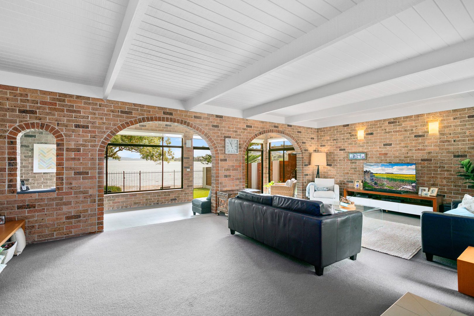 59 The Esplanade, Oak Flats NSW 2529 House For Rent 850 Domain