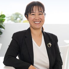 Wenjie Luo, Sales representative