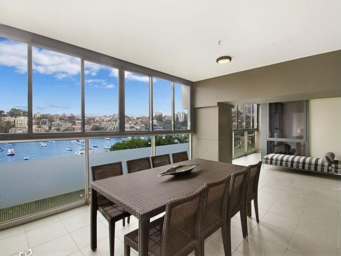 4 bedrooms Apartment / Unit / Flat in 202/8 Glen Street MILSONS POINT NSW, 2061