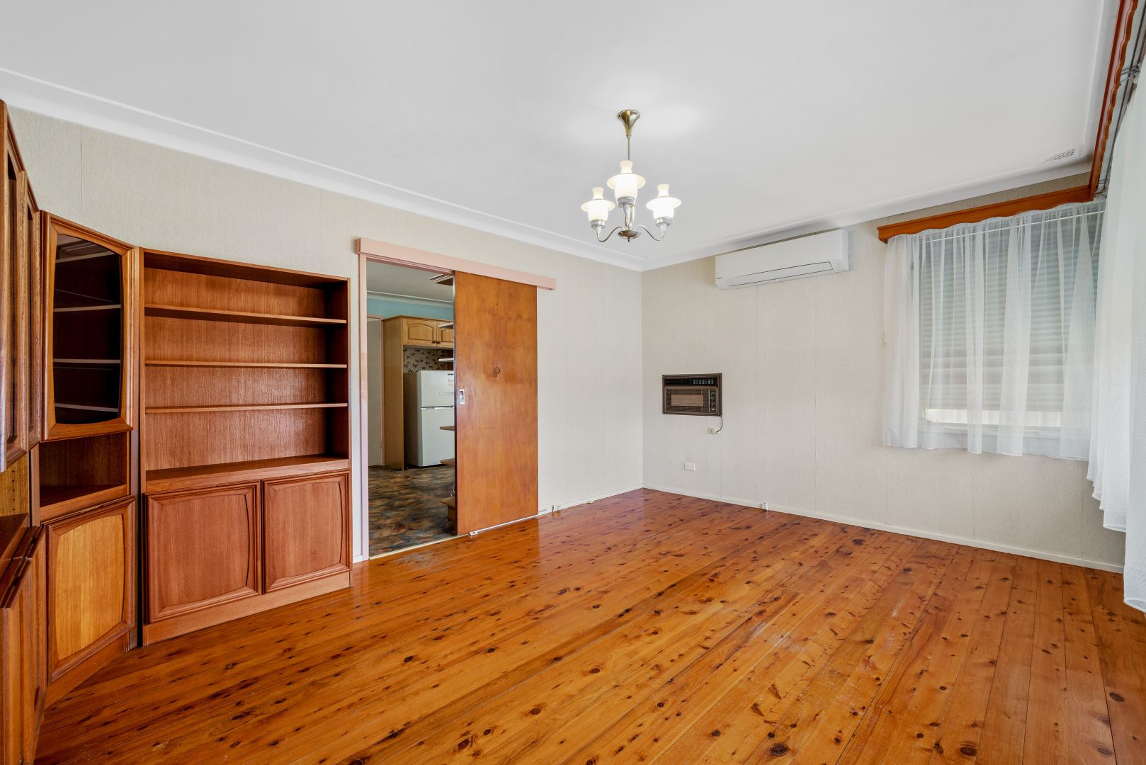 17 Alice Street, Macquarie Fields NSW 2564, Image 2