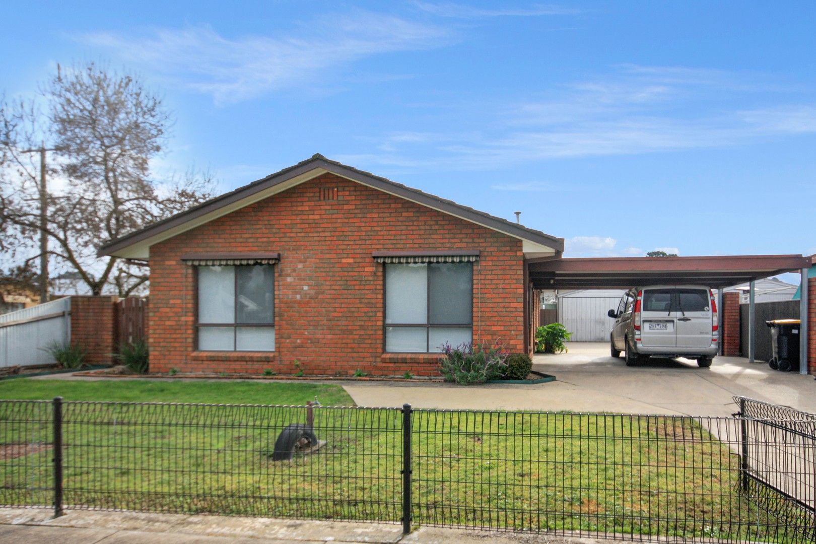 3 bedrooms House in 1 Rose Court BENALLA VIC, 3672