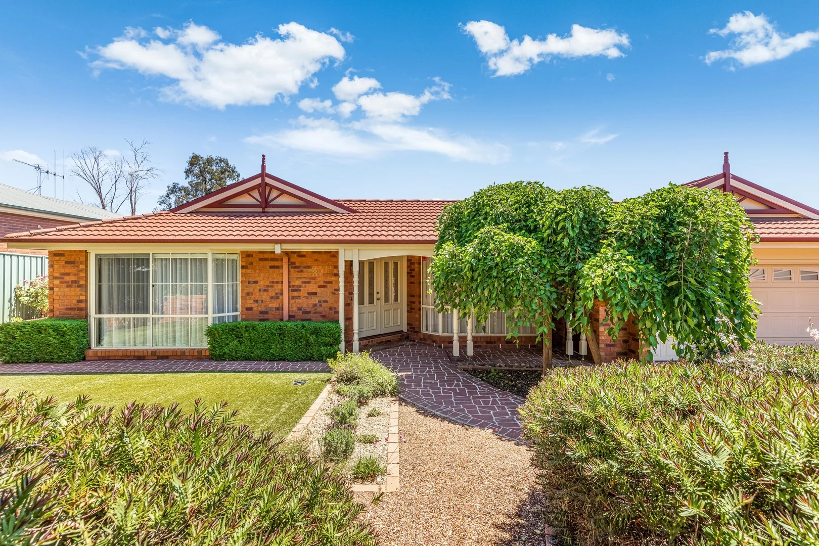 8 Northmoor Drive, Strathdale VIC 3550