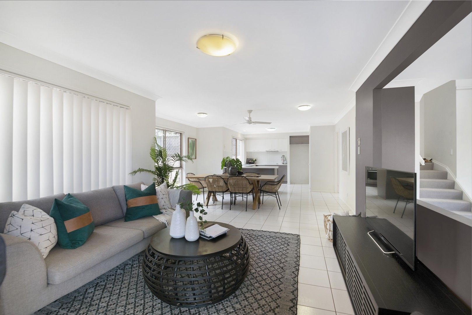4 bedrooms House in 6 Lisa Street MCDOWALL QLD, 4053
