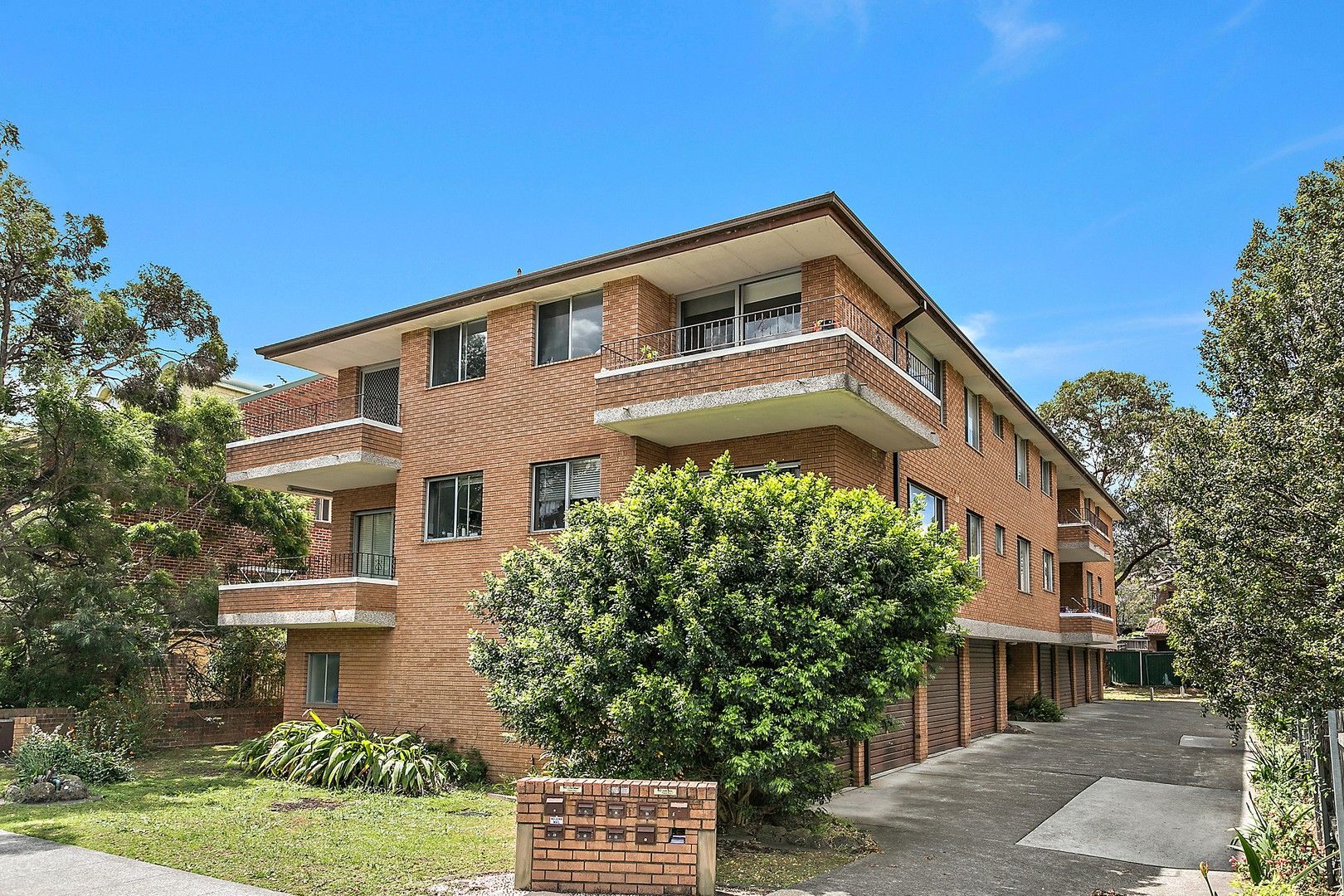 2 bedrooms Apartment / Unit / Flat in 8/40 West Street HURSTVILLE NSW, 2220