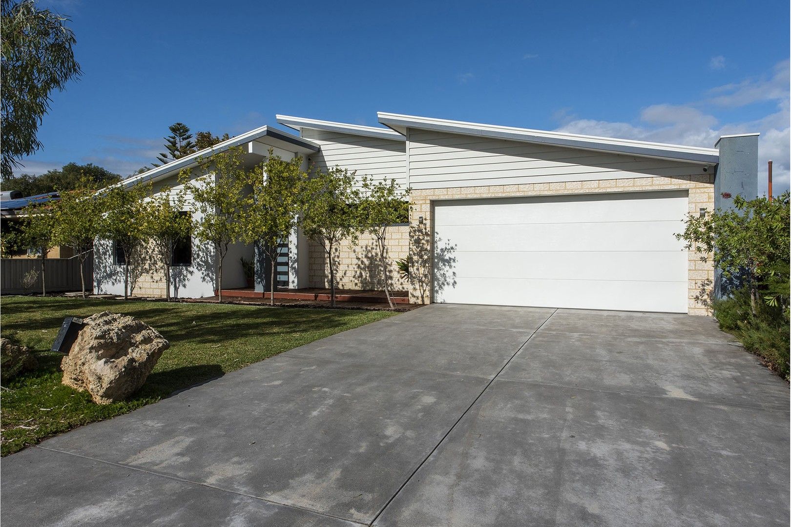 32 Kingsbridge Road, Warnbro WA 6169, Image 0