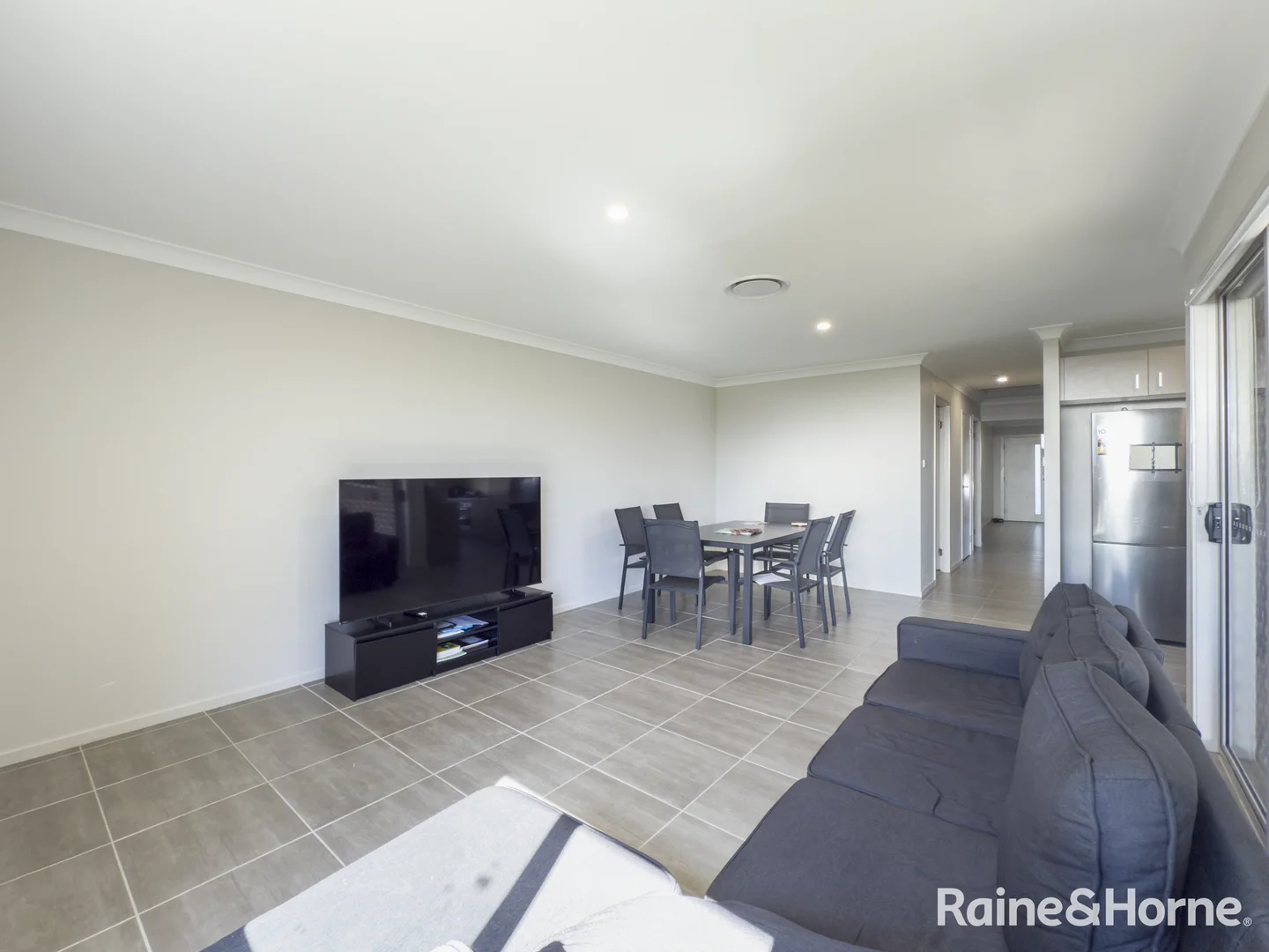 Additional image 7 of 77 & 77a Aberglasslyn Road, Rutherford NSW 2320