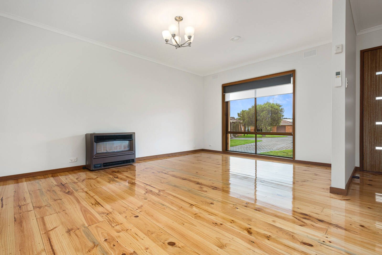 2/3 Hall Court, Kyneton VIC 3444, Image 2