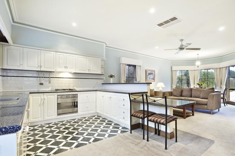 142 Ludstone Street, HAMPTON VIC 3188, Image 2