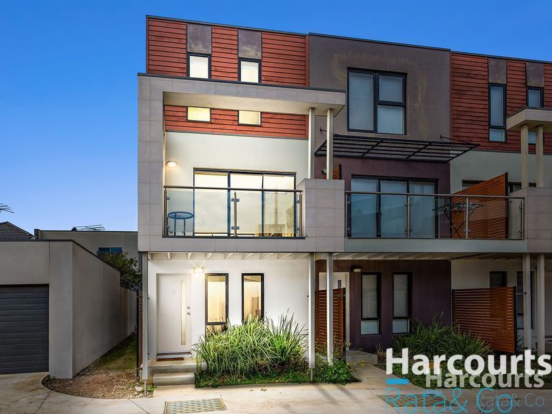2 bedrooms Townhouse in 17 Alexander Circuit CRAIGIEBURN VIC, 3064