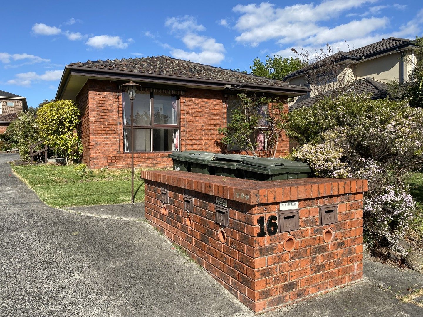 2 bedrooms Apartment / Unit / Flat in 5/16 Jordan Grove GLEN WAVERLEY VIC, 3150