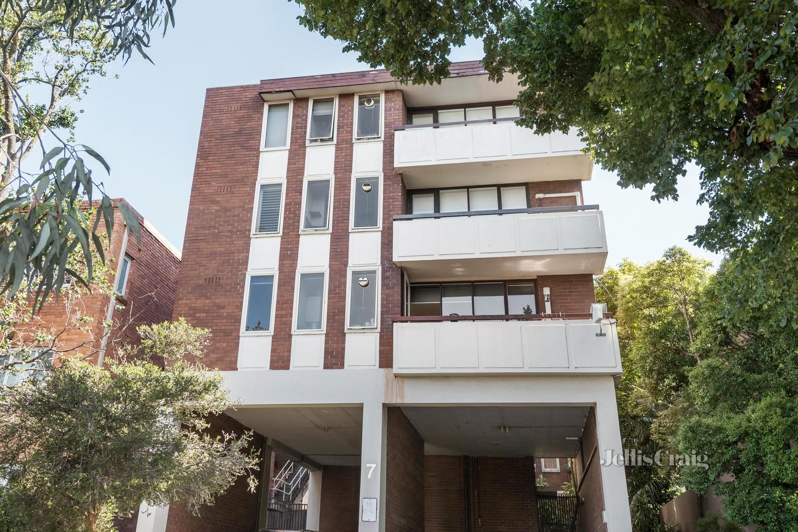 2 bedrooms Apartment / Unit / Flat in 8/7 Clowes Street SOUTH YARRA VIC, 3141