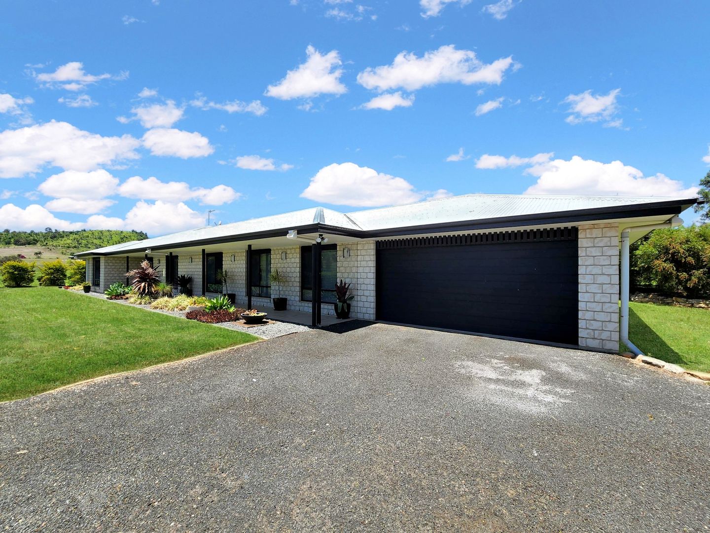 9 Cricklewood Court, Plainland QLD 4341, Image 1