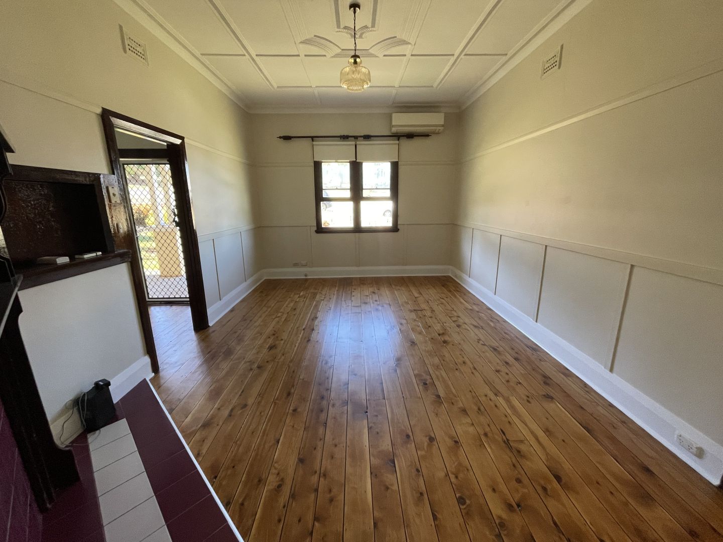 40 Otway St, Gundagai NSW 2722 House For Rent 380 Domain