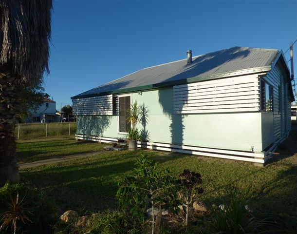 122 Arthur Street, Roma QLD 4455