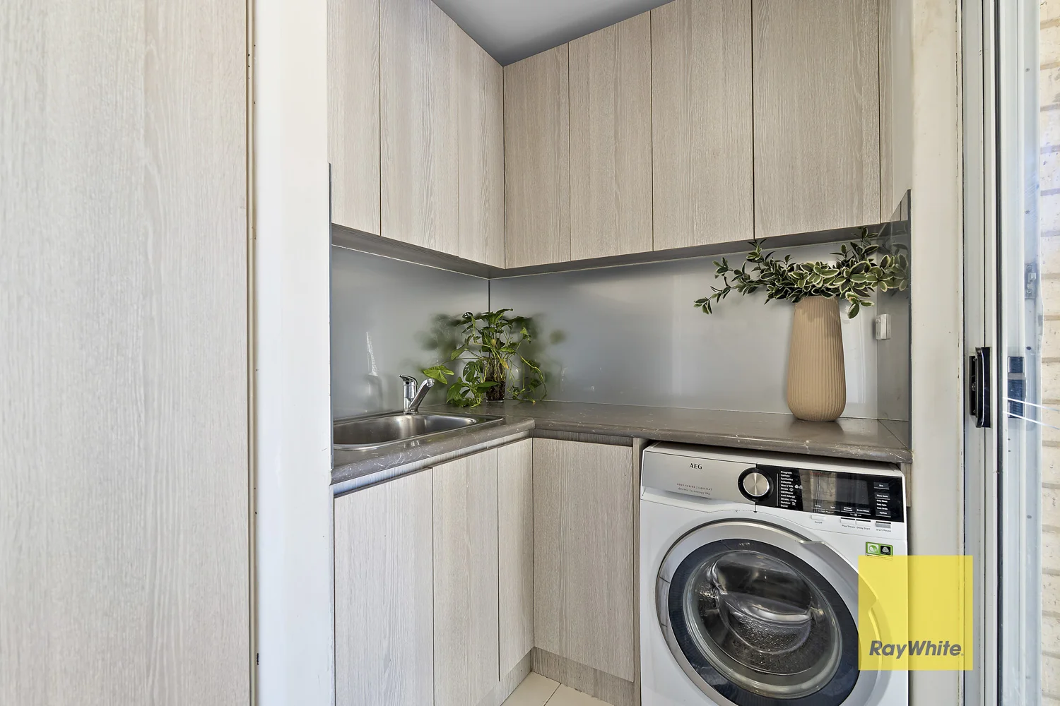 Additional image 19 of 4 Lakesend Road, Thornlie WA 6108