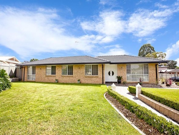 1 Yellow Place, Claremont Meadows NSW 2747