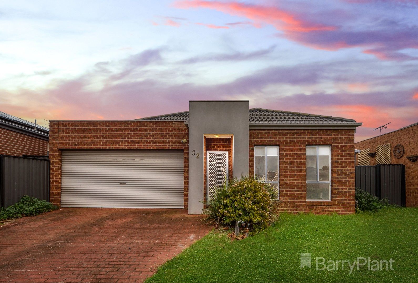 3 bedrooms House in 32 Lakewood Boulevard MELTON VIC, 3337