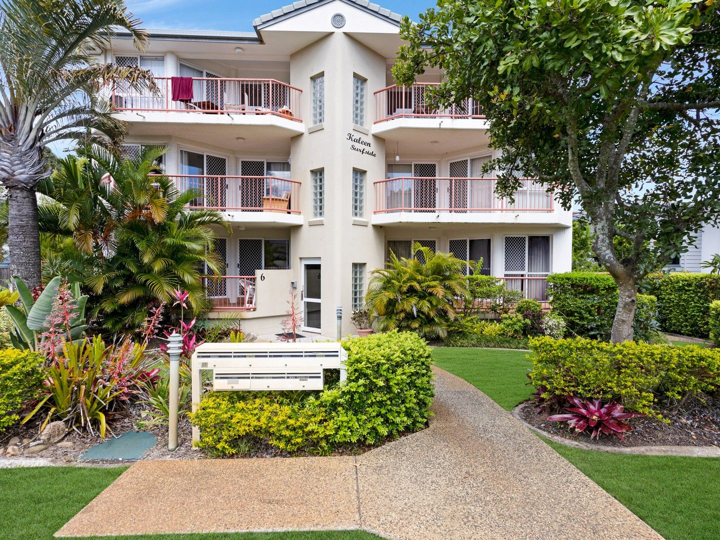 2 bedrooms Apartment / Unit / Flat in 6/6-8 Petrel Avenue MERMAID BEACH QLD, 4218