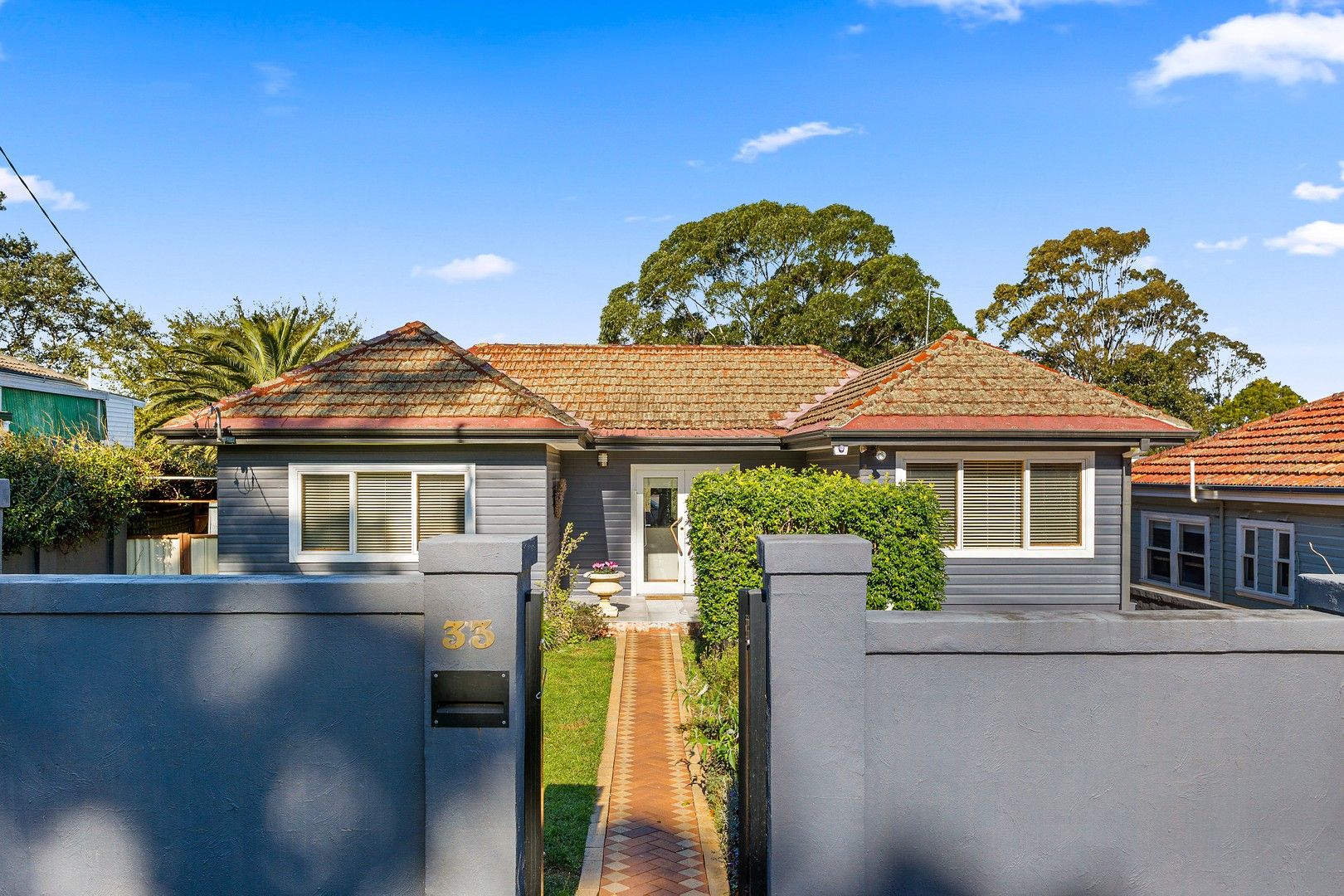 33 Byrarong Avenue, Mangerton NSW 2500, Image 1