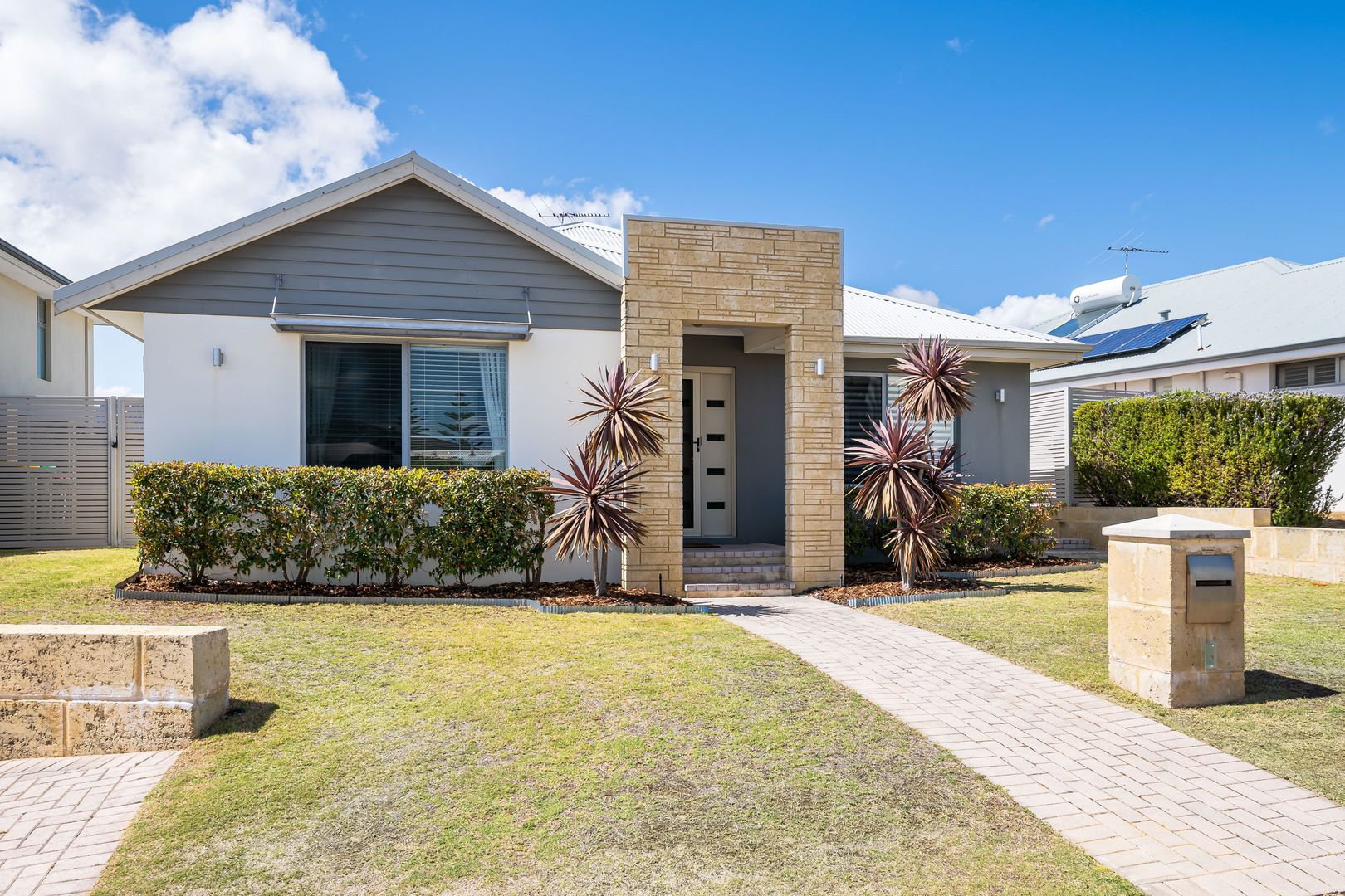 3 Willandra Place, Hillarys WA 6025, Image 2