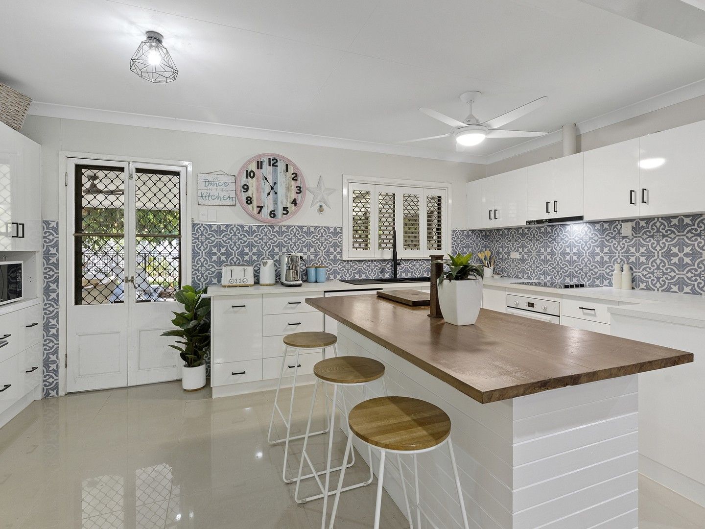 17 Oleander Street, Holloways Beach QLD 4878, Image 0