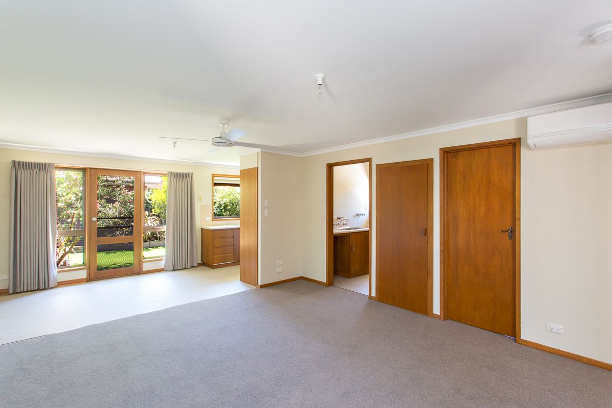 3/6 Warwick Street, Redan VIC 3350, Image 2