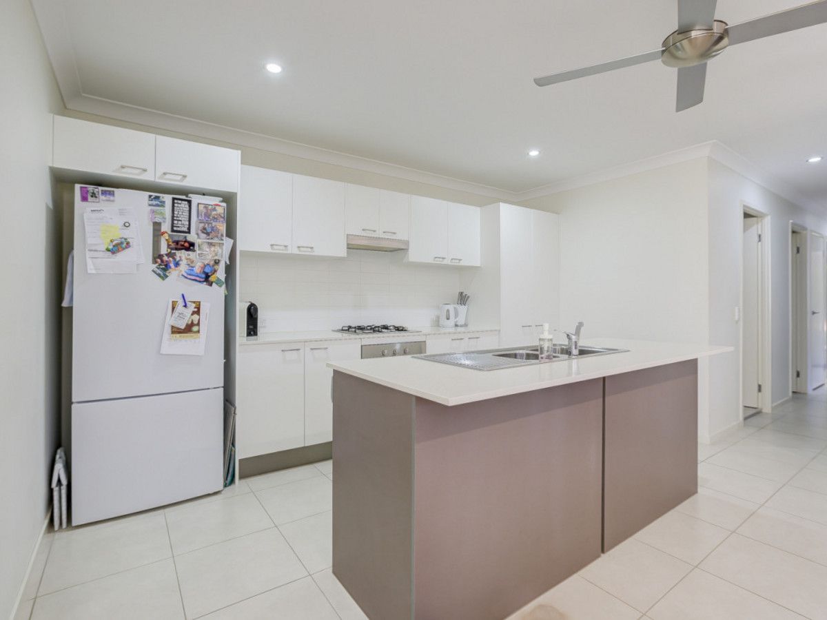 2/10 Bushland Place, Maudsland QLD 4210, Image 1