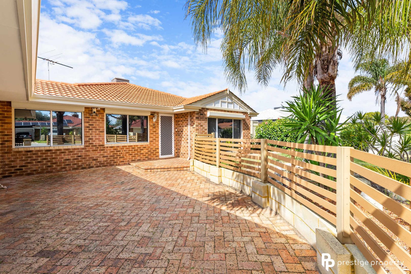 5 Winchester Place, Ballajura WA 6066, Image 1