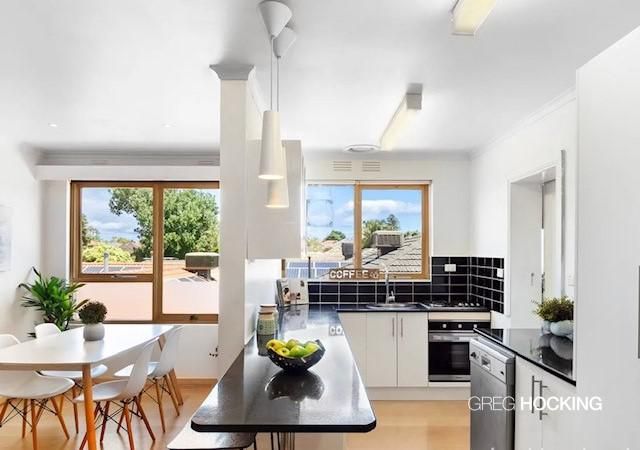 2 bedrooms Apartment / Unit / Flat in 6/6 Brad Street BENTLEIGH EAST VIC, 3165