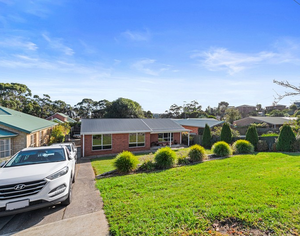 36 River Road, Ambleside TAS 7310