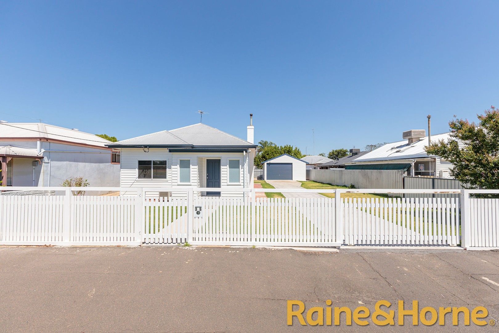 4 bedrooms House in 35 Gipps Street DUBBO NSW, 2830