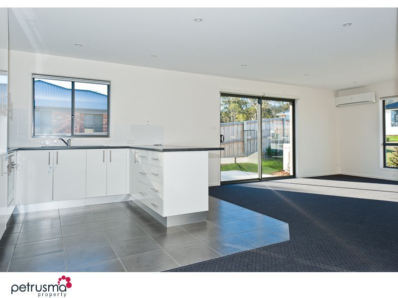 1/58 Mariah Crescent, OAKDOWNS TAS 7019, Image 2