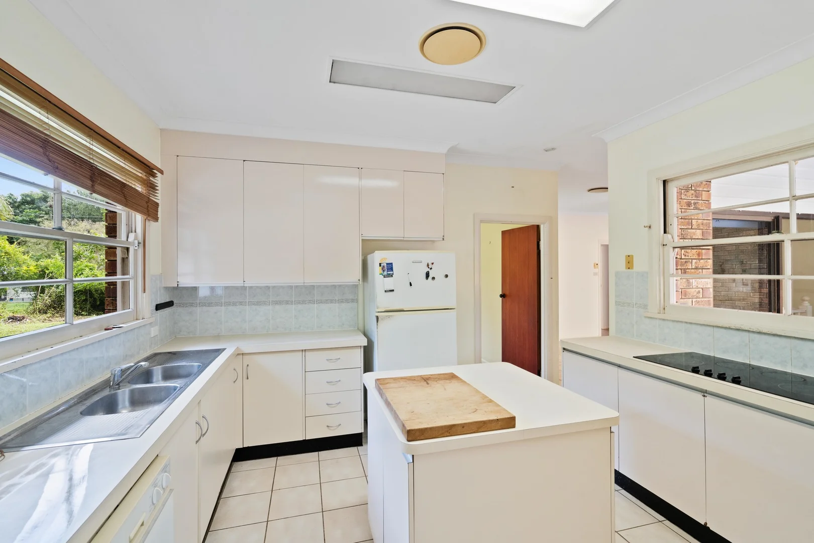 Additional image 11 of 25-27 Anne Street, Smithfield QLD 4878