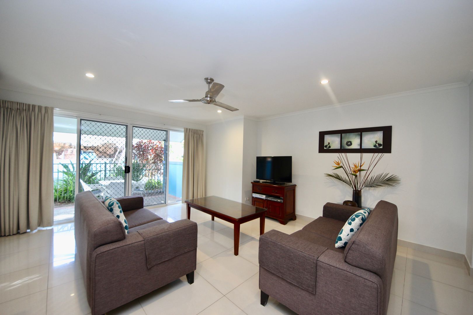 10 Alexandra Avenue, Mermaid Beach QLD 4218, Image 1