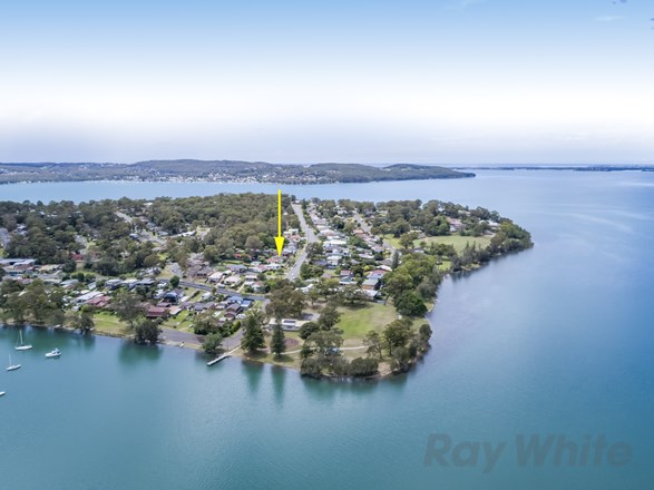 57 Middle Point Road, Bolton Point NSW 2283