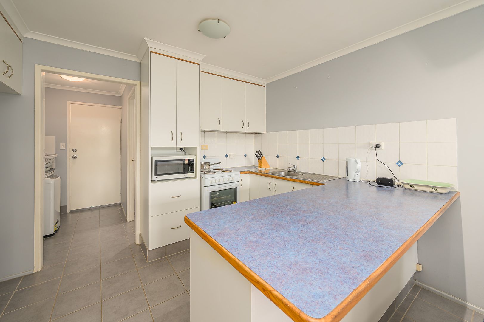 8/40 Marten Street, South Gladstone QLD 4680, Image 2