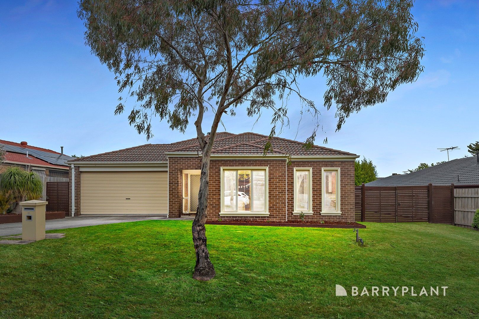 4 bedrooms House in 10 Charles Conder Place BERWICK VIC, 3806