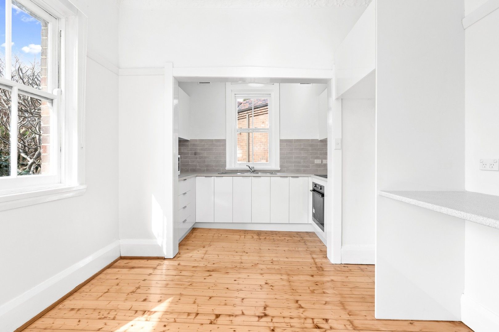 2 bedrooms Apartment / Unit / Flat in 4/12 Moira Crescent CLOVELLY NSW, 2031
