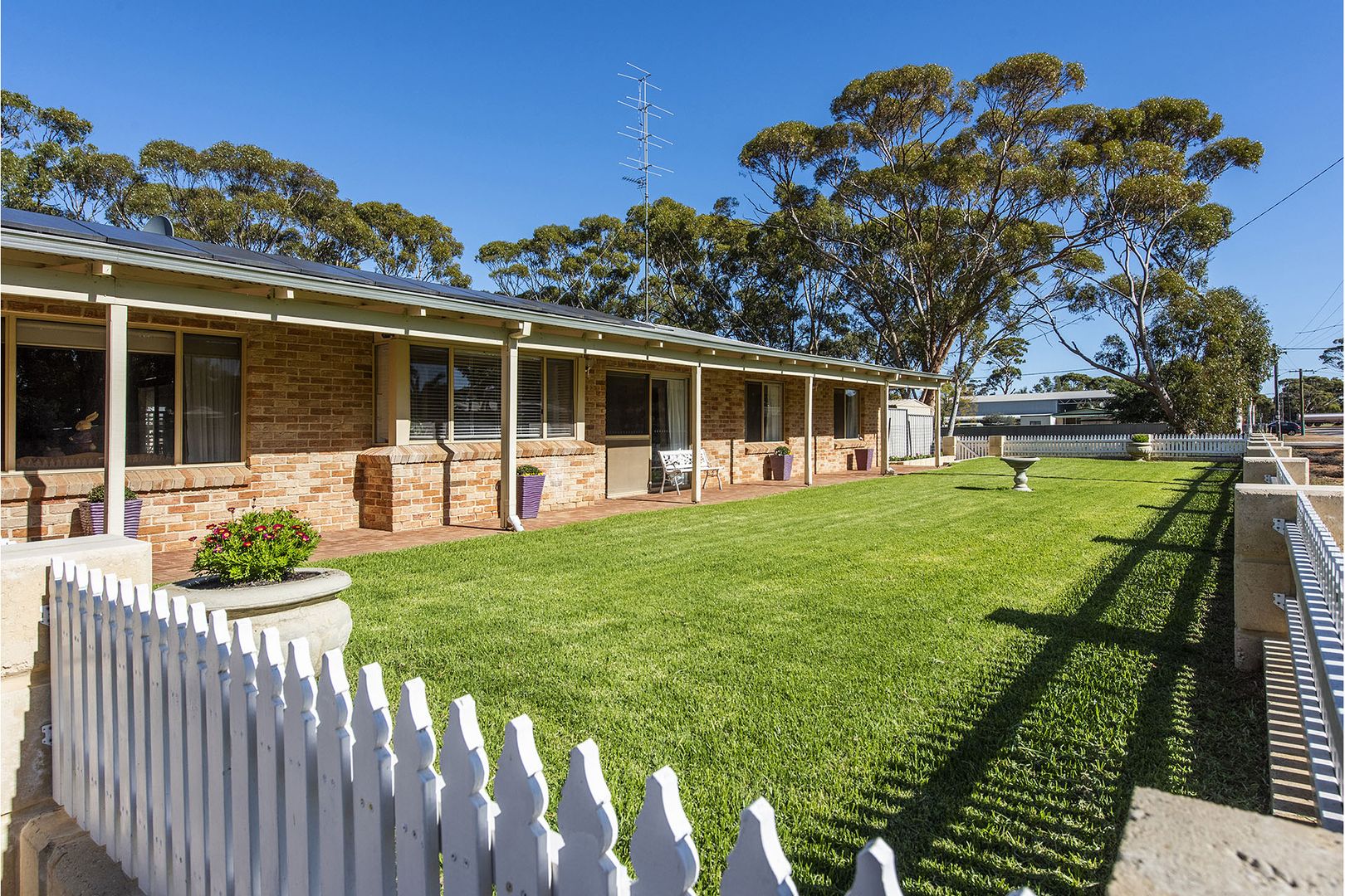 105 Seaforth Street, Moora WA 6510, Image 1