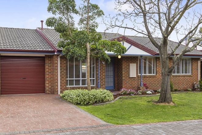 Picture of 18 Enfield Place, FOREST HILL VIC 3131
