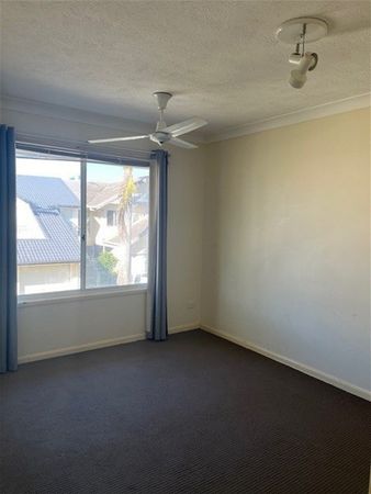 2-10 coolgardie street, Elanora QLD 4221, Image 2