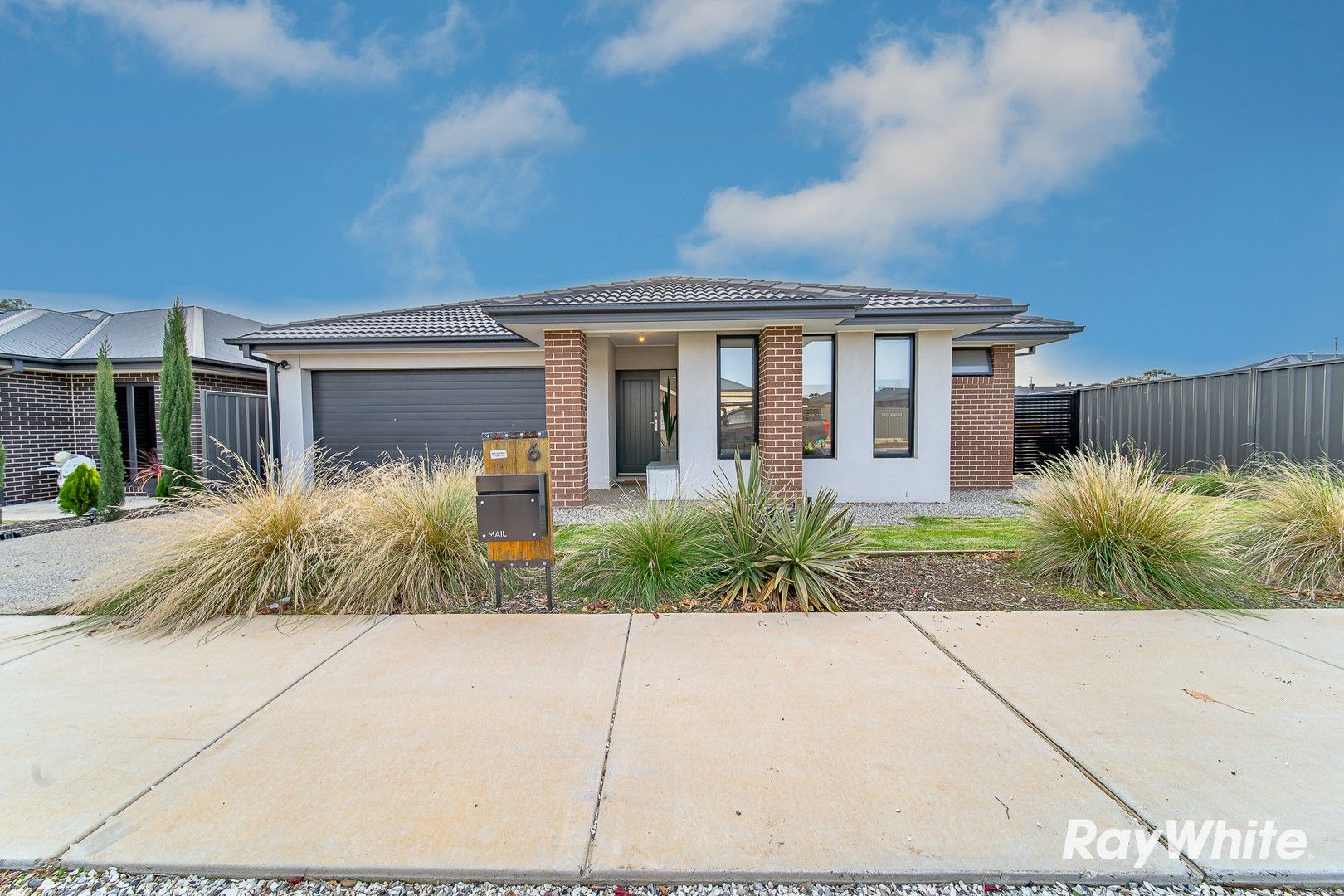 4 bedrooms House in 6 Surrey Street JACKASS FLAT VIC, 3556